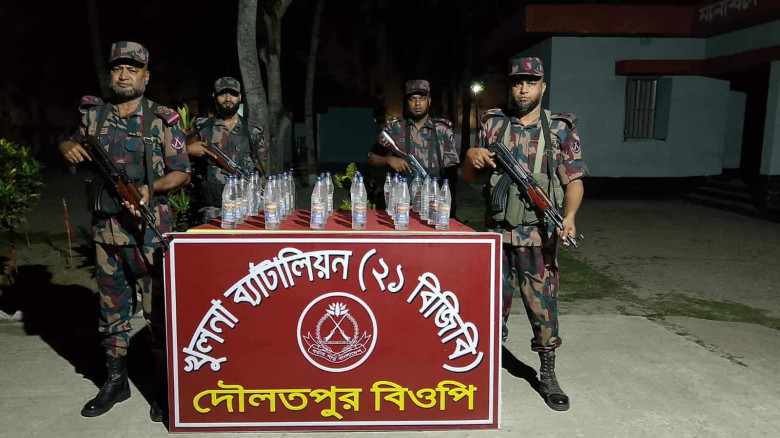 বিজিবি’র অভিযান: ৩০ বোতল ভারতীয় মদ উদ্ধার