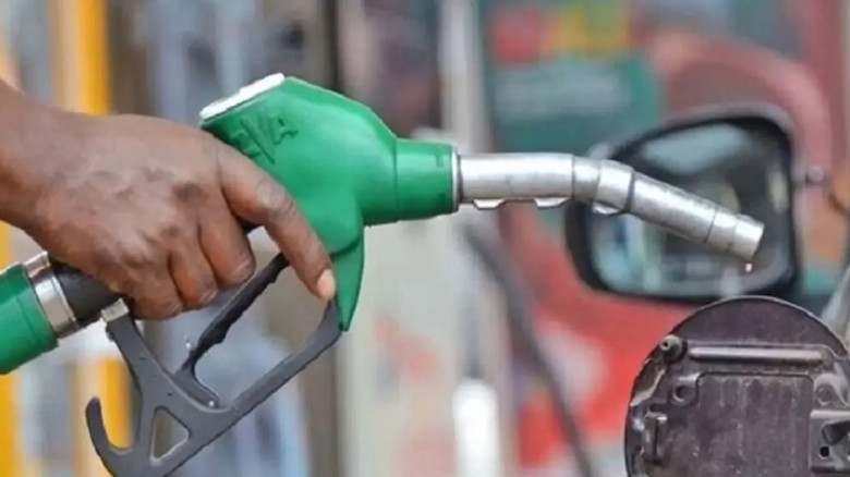 জ্বালানি তেলের দাম বাড়াল সরকার: অকটেন ১৪০ ও পেট্রোল ১৩৫ টাকা