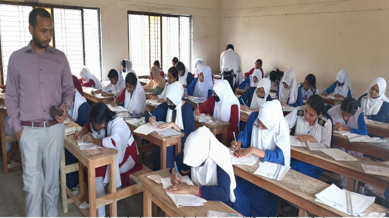 এসএসসি ও সমমান পরীক্ষার প্রথম দিনে অভয়নগরে অনুপস্থিত ৩৭জন