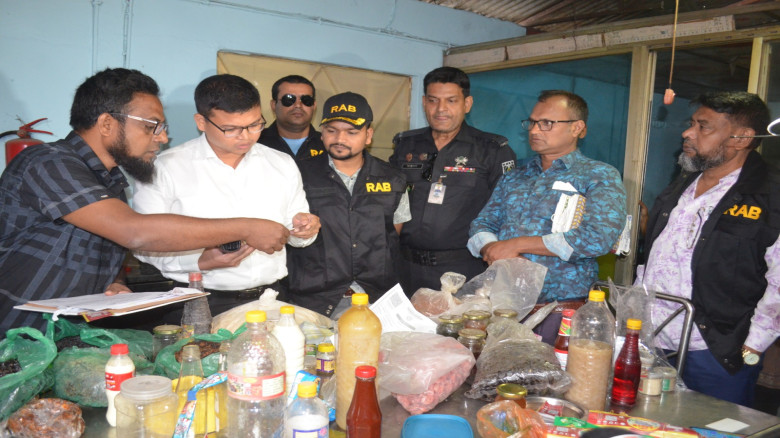 যশোরে ভেজাল মধু তৈরির দায়ে ব্যবসায়ী মাহাবুবকে ৬ মাসের কারাদণ্ড