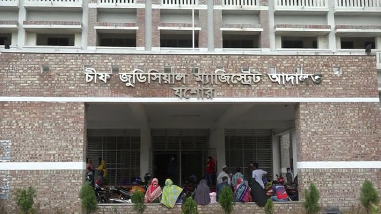 যশোরে অন্তরঙ্গ ছবি ছড়িয়ে দেওয়ার অভিযোগে তালাকপ্রাপ...