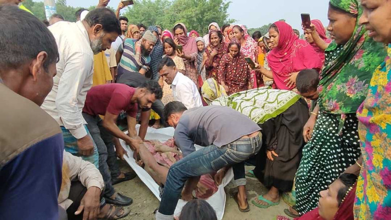 যশোরের শার্শায় ট্রাক-মোটরসাইকেল সংঘর্ষে ২ জন নিহত...