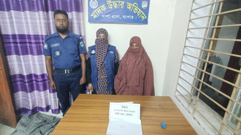শার্শায় ১০ পিস ইয়াবাসহ নারী মাদক কারবারি আটক