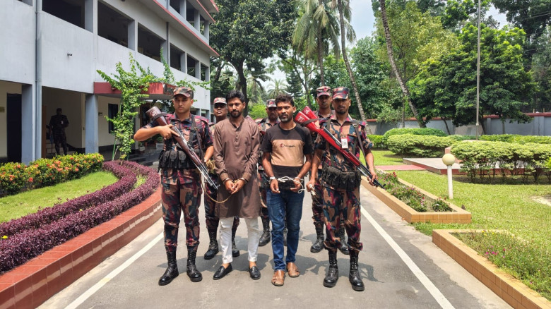 যশোর বিজিবি ৭ কোটি ৬৮ লাখ টাকার স্বর্ণ ও প্রাইভেট ...