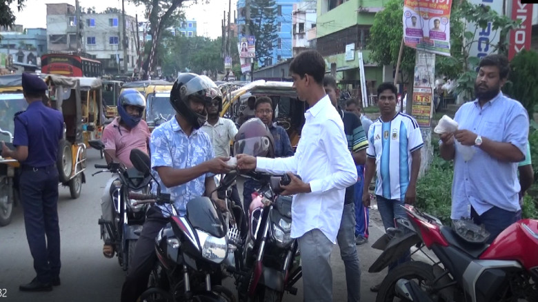 যশোরে পুলিশের তল্লাশি অভিযান