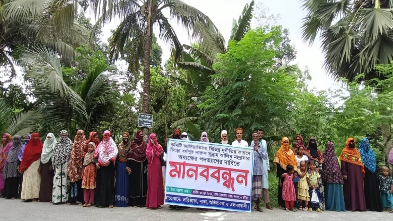 গোপনে কমিটি করায় মাদ্রাসা অধ্যক্ষের অপসারণের দাবিত...