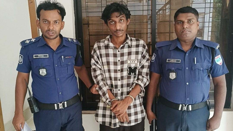 কেশবপুরে সংসদ সদস্যের বিশেষ বরাদ্দের ক্রীড়া ও সেলাই সামগ্রী বিতরণ