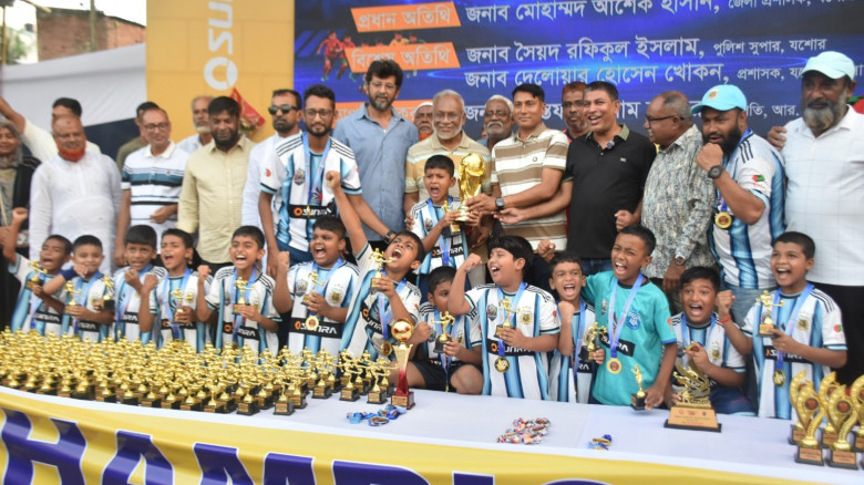শেখ হাসিনাকে ফেরত পাঠানোর আবেদন খতিয়ে দেখছে নয়াদিল্লি