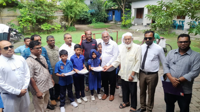 ​যশোরে সচেতন নারী সমাজের মানববন্ধন