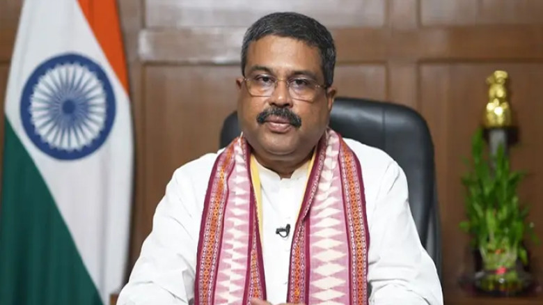 সিজেপির দাবির মুখে পদত্যাগ করলেন ভারতের শিক্ষামন্ত্রী ধর্মেন্দ্র প্রধান