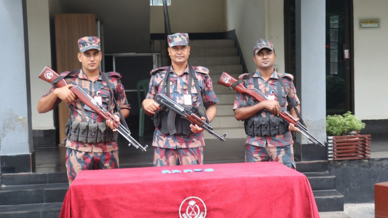 যশোরে ৩ লাখ টাকার হাজার পিস ইয়াবাসহ বিজিবির হাতে মাদক জব্দ