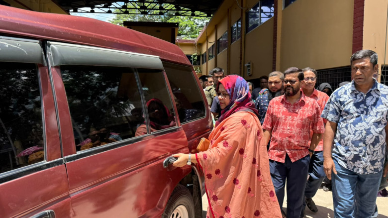 কেশবপুরে অশ্রুসিক্ত নয়নে বিদায় নিলেন ইউএনও, চাইলেন দোয়া