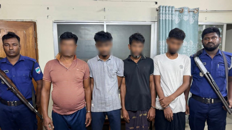 যশোরে চিহ্নিত মাদক ব্যবসায়ী জলিল ৩ সহযোগীসহ আটক