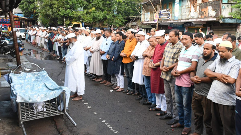 যশোরে অস্ত্র ও গুলিসহ ৩ চিহ্নিত সন্ত্রাসী গ্রেপ্তার, মোটরসাইকেল জব্দ