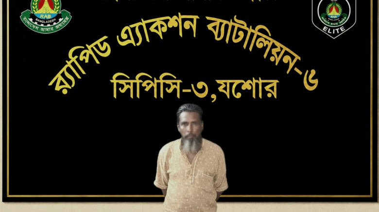 যশোরে র‌্যাবের অভিযান: ৩৭ কেজির বেশি জেলি পুশকৃত চিংড়ি জব্দ