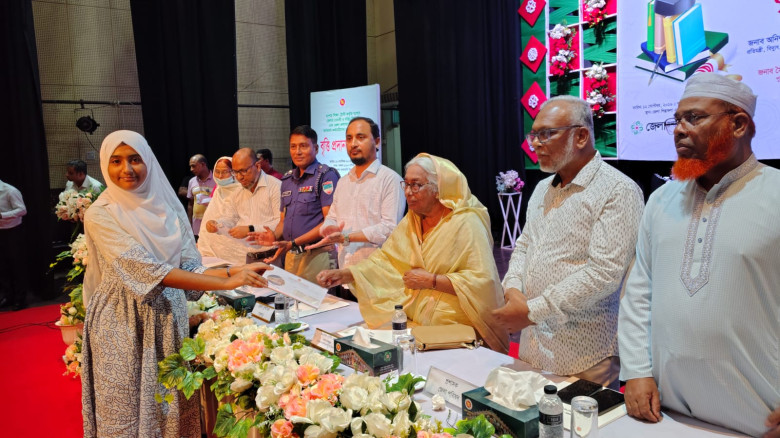 ​শুধুমাত্র চাকরি বা ব্যক্তিগত লাভের কথা ভাবলে সমাজের প্রতি দায় শোধ হয় না: অধ্যাপক নার্গিস বেগম