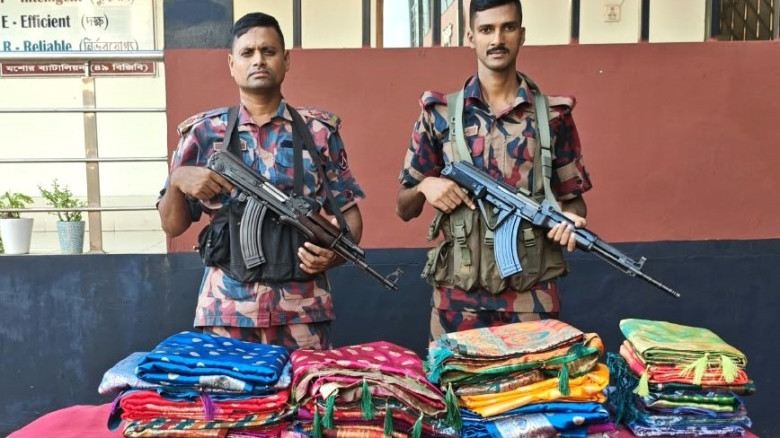 যশোর সীমান্তে বিজিবির অভিযান: আড়াই লক্ষাধিক টাকার পণ্য জব্দ