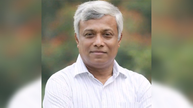 প্রতিবেশী দেশে পাচার ঠেকাতে জ্বালানি তেলের দাম বাড়...