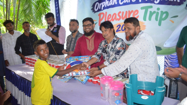 যশোরে এতিম শিশুদের দিনব্যাপী শিক্ষা সফর ও খাদ্য সহায়তা প্রদান