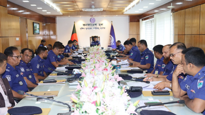 যশোরে জেলা পুলিশের মাসিক অপরাধ পর্যালোচনা সভা অনুষ...