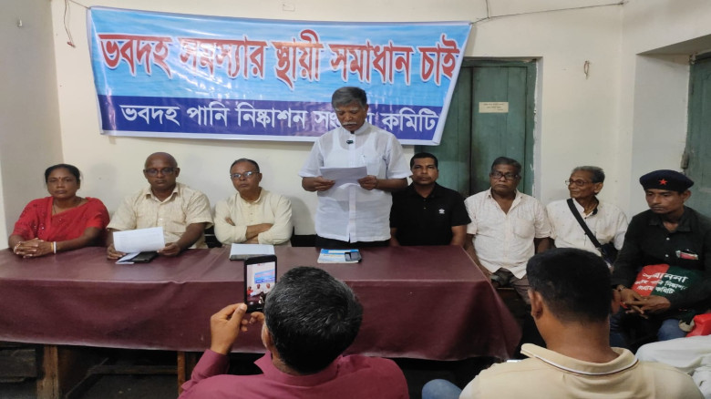 হরমুজ প্রণালি থেকে দূরে সরে গেল মার্কিন যুদ্ধজাহাজ